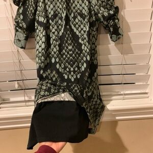 Jessica Simpson Green and Black Midi Dress